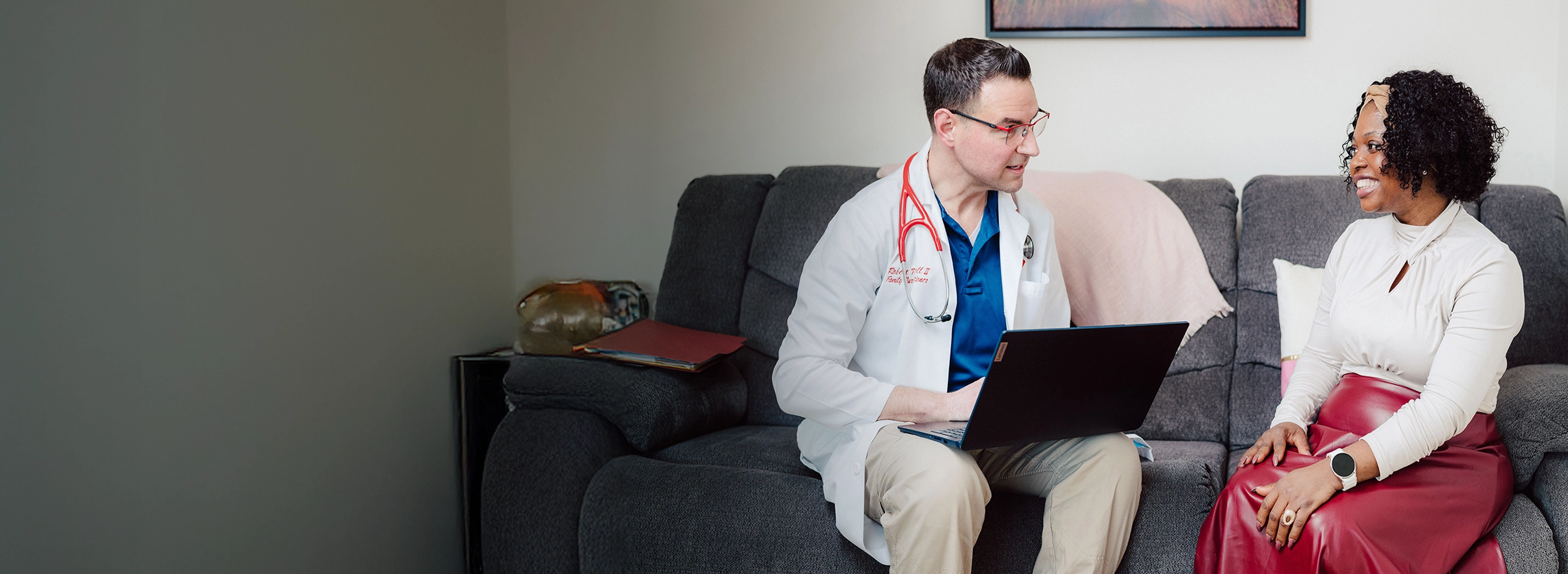 Medical Life home healthcare doctor providing in‑home medical consultation and care to patient